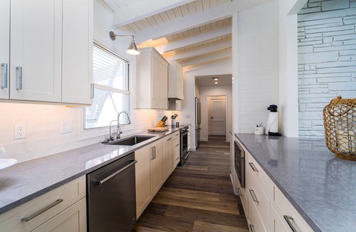 Sawgrass House | "The Swift Cottage" Old Ponte Vedra, Blvd. with Private pool!