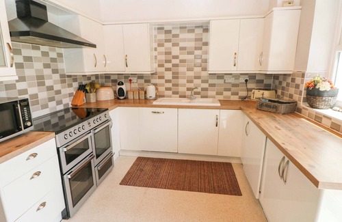 Narberth House | THE SYCAMORES, pet friendly, with open fire in Narberth