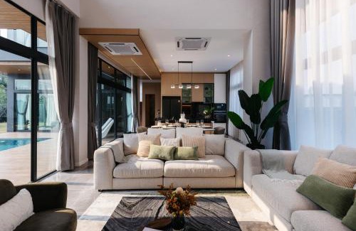 Huai Yai Apartment | The Sylva Luxury Pool Villa