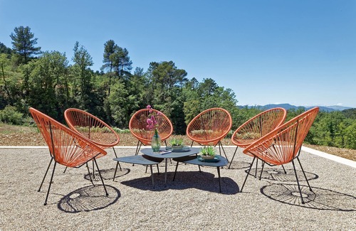 La Celle House | The Syrah and Chardonnay villas: 10 superb rooms in the heart of a vineyard.