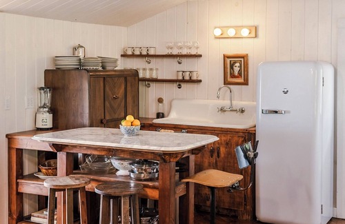 Bridport Cabin | The Tacklebox: Lakeside Treehouse with Sauna & Hot Tub