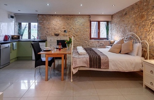 Kilmington Apartment | The Tackroom at Hills Farm Stays