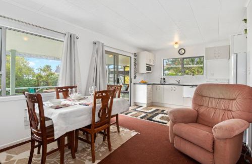 Mangawhai Heads House | The Taranui Cottage - Mangawhai Heads Holiday Home