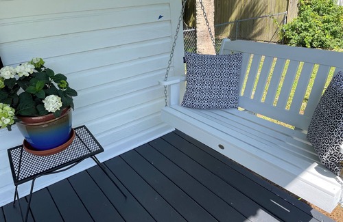 Historic Downtown Apalachicola House | The Tarpon Cottage near the bay.nRelaxing getaway!nSnowbirds special.
