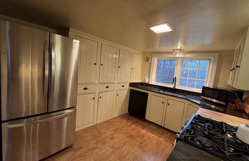 Ithaca House | The Tate House, Historical and Spacious, 5 miles to downtown