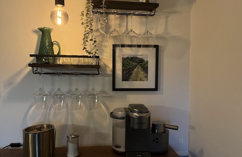 Ithaca House | The Tate House, Historical and Spacious, 5 miles to downtown
