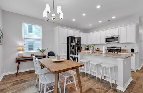 Myrtle Beach House | The Teal House — 5-Star Modern Retreat Near Beach, Golf & Attractions