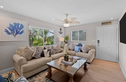 Mid Island Apartment | The Tequila Sunrise at Lazy Way