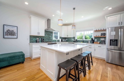 Durham House | The Terra Haus - 4BR Modern Boho Retreat