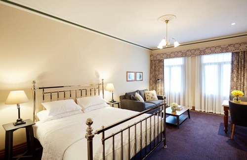 Cranbourne Hotel | The Terrace at The Settlement