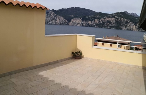 Malcesine Apartment | THE TERRACE ON THE LAKE