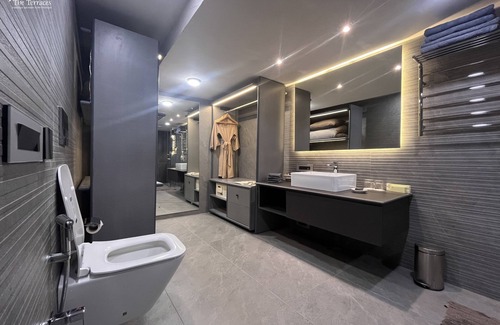 Kanatal Hotel | The Terraces