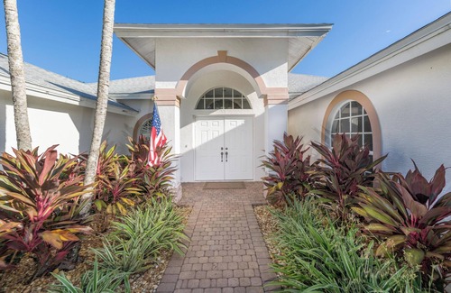 Central Naples Villa | The Terrazzo Home – Breezy Coastal Style Pool Retreat in Quiet Briarwood, Naples