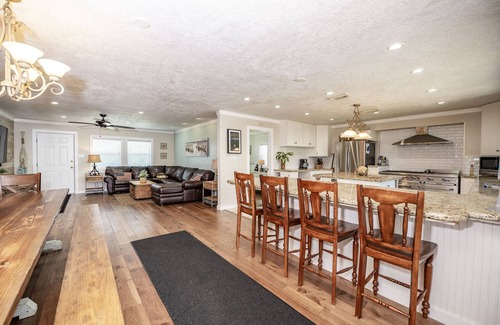 Cedar Lane House | "THE TEXICAN" - Beautiful, Waterfront Home on Caney Creek