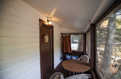 Lincoln Cabin | The The Flume Riverside Relaxation at the PEMICABINS