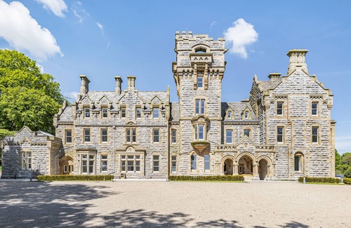 Newland Near Ulverston Cottage | THE THEOBOLD SUITE STONE CROSS MANSION, family friendly in Ulverston