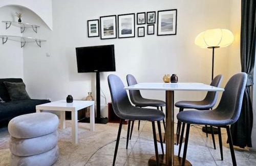 Vitry-sur-Seine Apartment | The Theodora Suite - Duke Housing