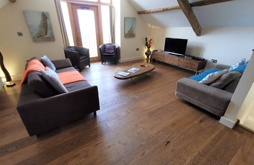 Pistyll Cottage | The Threshing Barn - a llyn peninsula that sleeps 6 guests in 3 bedrooms