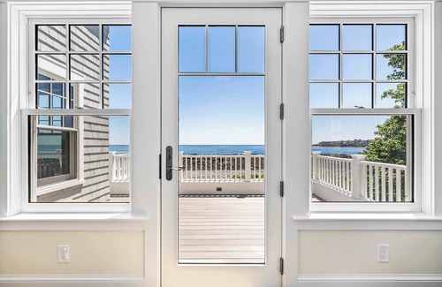 York Beach House | The Tidepools - Home for 12