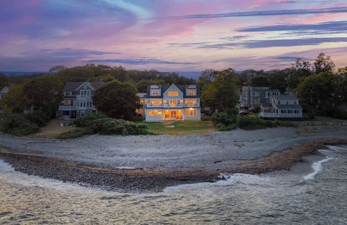York Beach House | The Tidepools - Home for 12