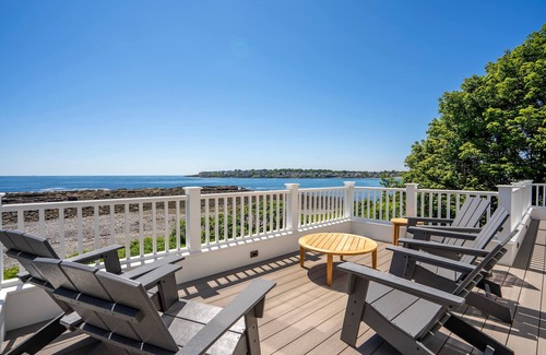 York Beach House | The Tidepools - Home for 12
