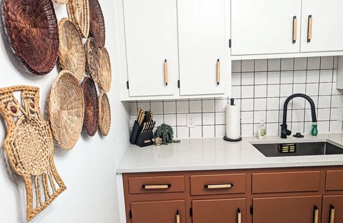 Columbia Apartment | The Tiki Suite | 2BR 2BA | Newly Renovated!