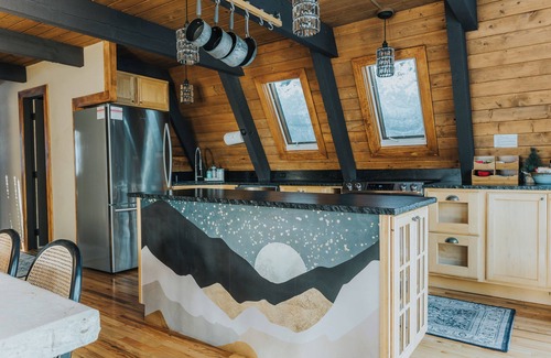 Spring Valley Cabin | The Timber A-Frame Retreat ✦ Spacious Deck ✦ Hot Tub & BBQ
