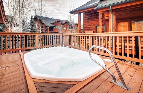 Park City House | The Timber Wolf Lodge 2BR, mins to Canyons Skiing
