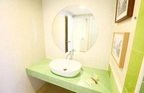 Talat Yai Hotel | The Tint At Phuket Town - SHA Plus