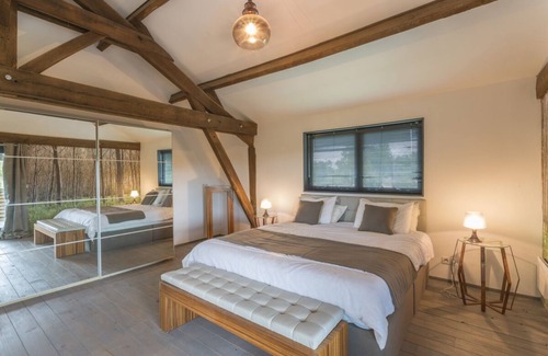 Capdrot Resort | The Tobacco Barn - Four Bedroom Resort, Sleeps 10