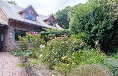 Warburton House | The Tolpuddle Cottage