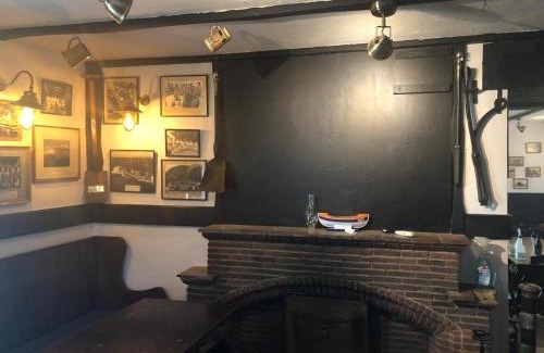 The Lizard Hotel | The Top House Inn