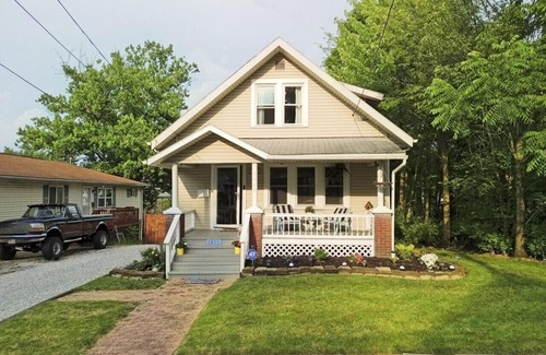 Akron House | The Total Package! Few Can Match This Property! 3 Bed, 1.5 Bath with Security, Private Fenced Back Yard, New Central Air