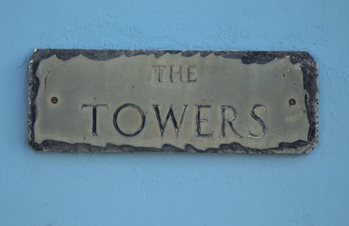 Criccieth Cottage | THE TOWERS - ARDUDWY, romantic in Criccieth