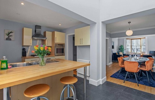 Montpelier House | The Townhouse | By My Getaways | Free Parking