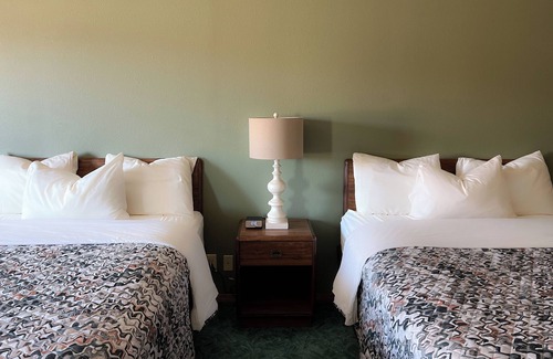 Lucky Lake Hotel | The Trail Inn Lucky Lake SK