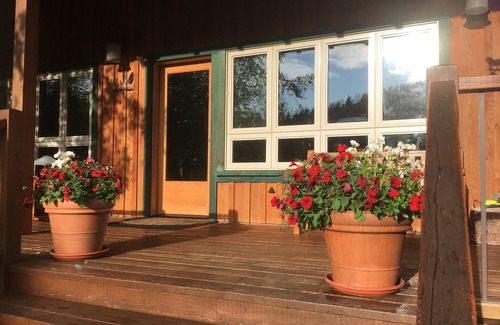 Gold Bridge Cabin | The Trailhead : Lakefront Cabin @ Tyaughton Lake