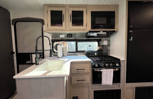 Moreno Valley House | The Tranquil City Trailer – Private, Clean & Convenient