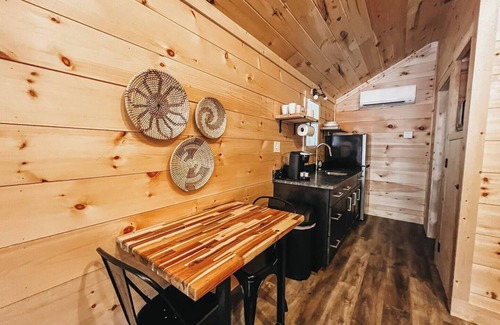 Hartwell RV Rental | The tranquility of the woods surrounds Hartwell Cabins and RVs