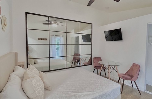 Pinellas Park House | The Traveler” PRV Room in Central Area