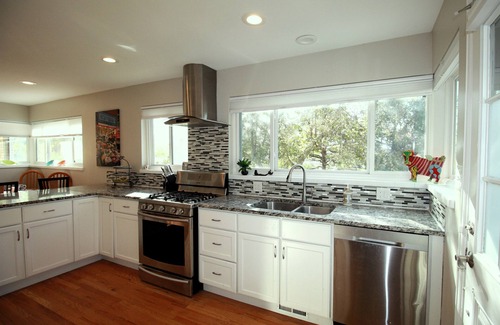Bel Aire House | The Traveler's House-Central to All, Hilltop, Hot Tub, Gameroom, Firepit, Skiing