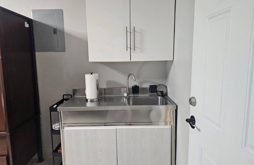 Hallandale Beach Apartment | The Traveler's Rest