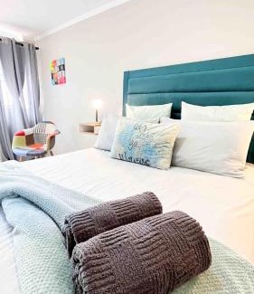 Walmer House | The Travellers Inn, Short Road