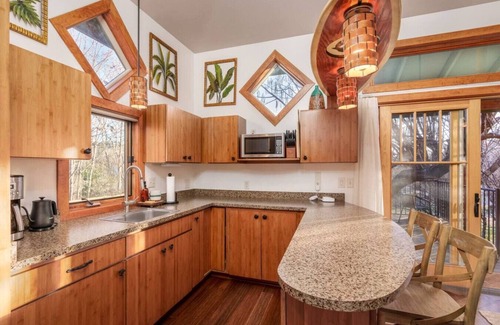 Cornville House | The Tree House at The Place