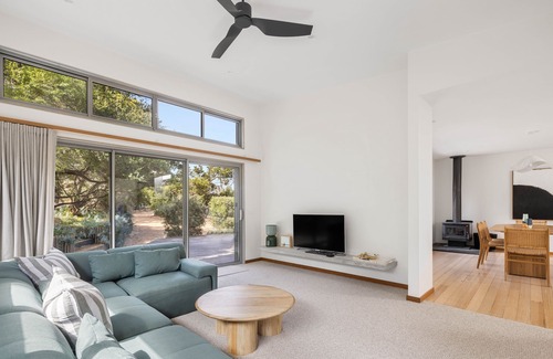Fingal House | The Tree House By The Beach