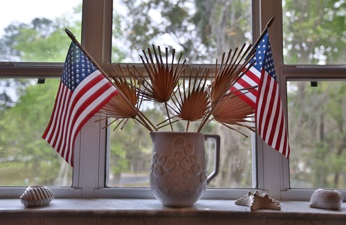 Crystal River House | The Tree House - Family Friendly, Great Yard, Waterfront