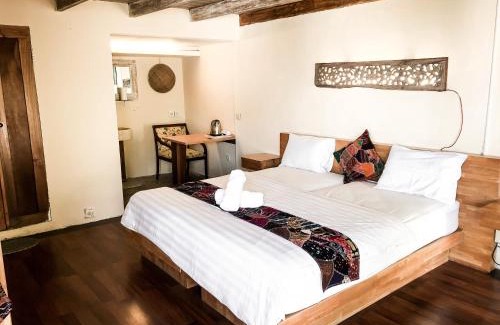 Mumbul Bed & Breakfast | The Tree House
