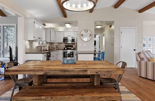 Shorewood-Tower Hills-Harbert House | The Tree House - North Star Properties