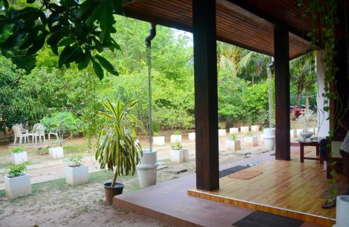 Anuradhapura House | The Tree House VIP Cottage Anuradhapura