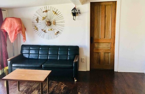 Laval Apartment | The treehouse Den. A cozy place for composers
